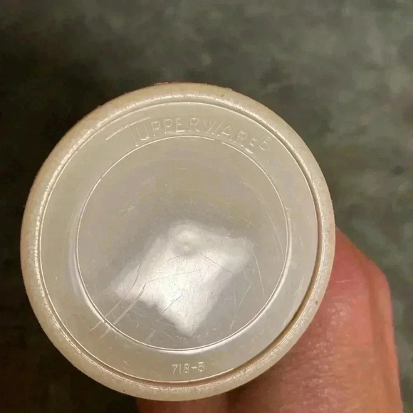 Vintage Tupperware Pepper Shaker - Picture 5 of 8